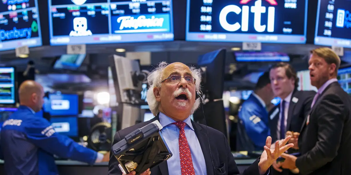 Featured image for Navigating the August Stock Market Slump: Buy-the-Dip or Start Shopping?