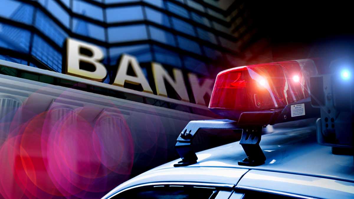 Police urge public to steer clear of South Carolina bank robbery scene