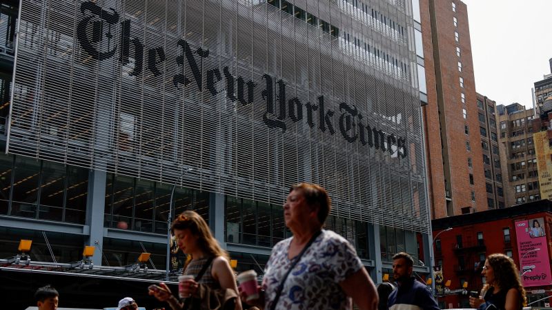 Featured image for Experts Say Trump’s $15 Billion Lawsuit Against The New York Times Lacks Merit
