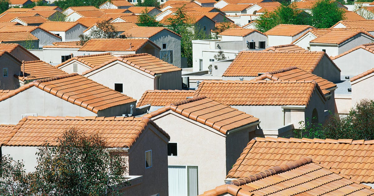 Homebuyers Face Rising Mortgage Rates Despite Hot Housing Market