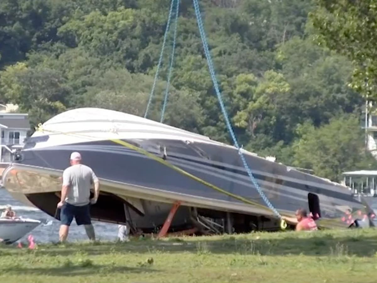 Featured image for "Boat Collision at Lake of the Ozarks Injures Eight, Driver Charged"