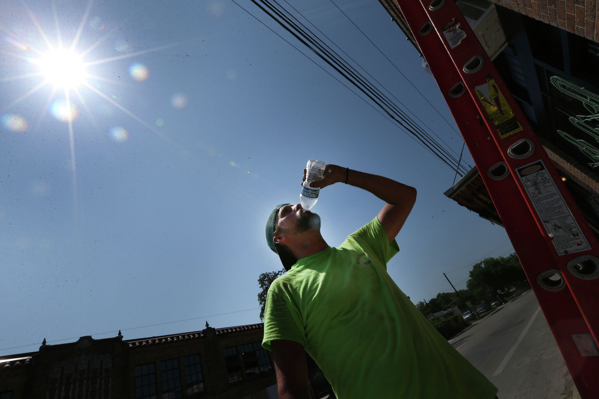 Featured image for Record-breaking Texas heat wave poses danger and raises questions about heat bursts.