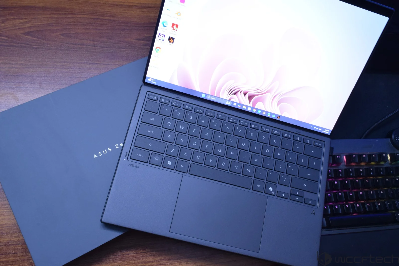 Panther Lake X9 388H Powers Hybrid Might in the Zenbook Duo 2026