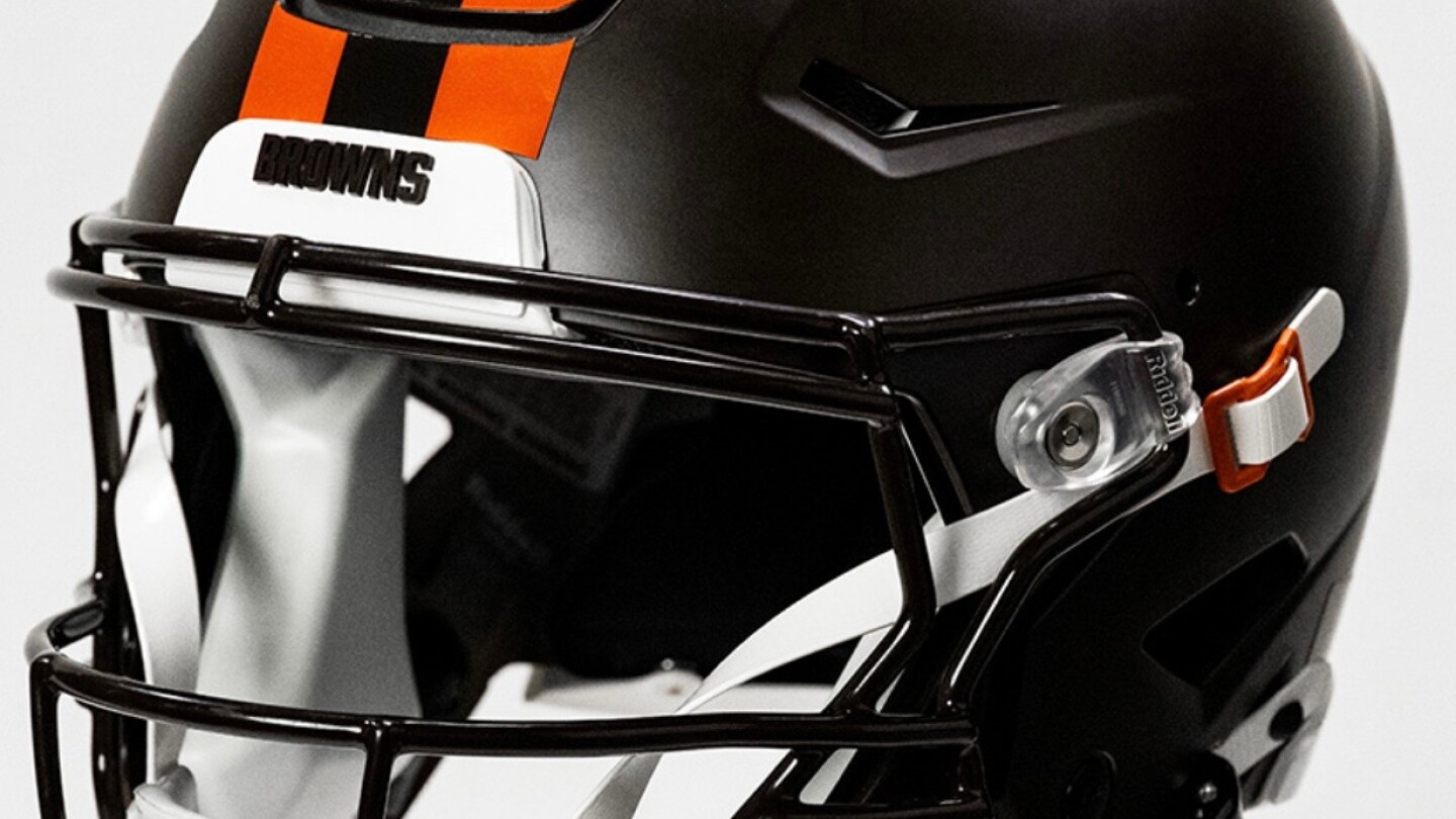 Featured image for Cleveland Browns Unveil First-Ever Brown Helmet for 2025 Season