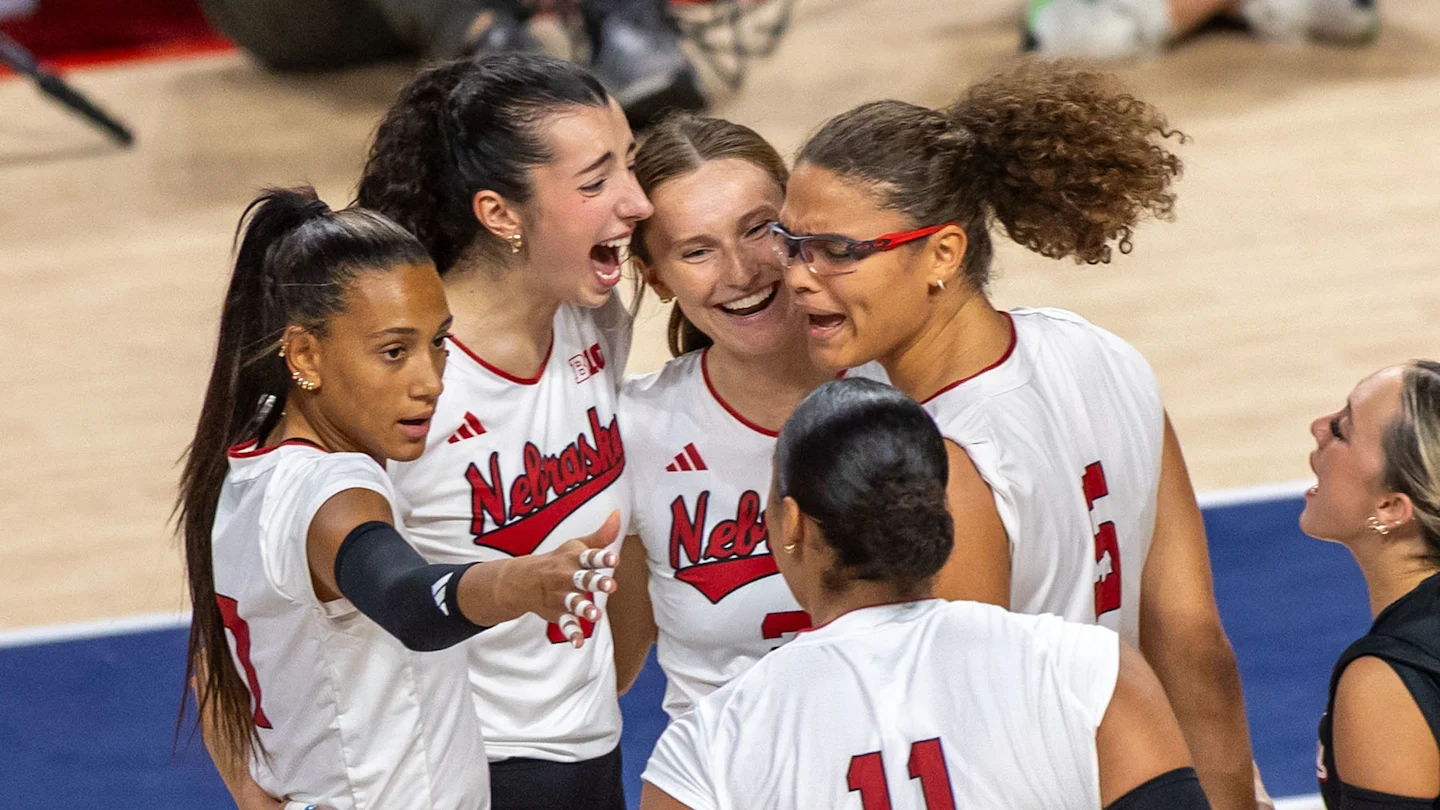 Featured image for Nebraska Volleyball Sweeps Lipscomb in Nashville