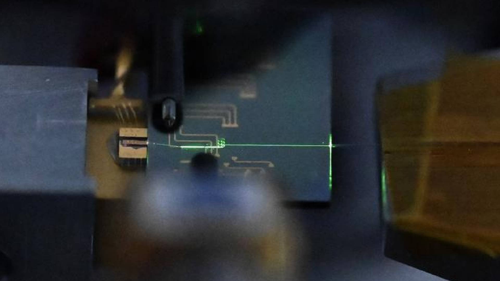 Featured image for Miniaturized Lasers: Unleashing Unprecedented Power on a Fingertip