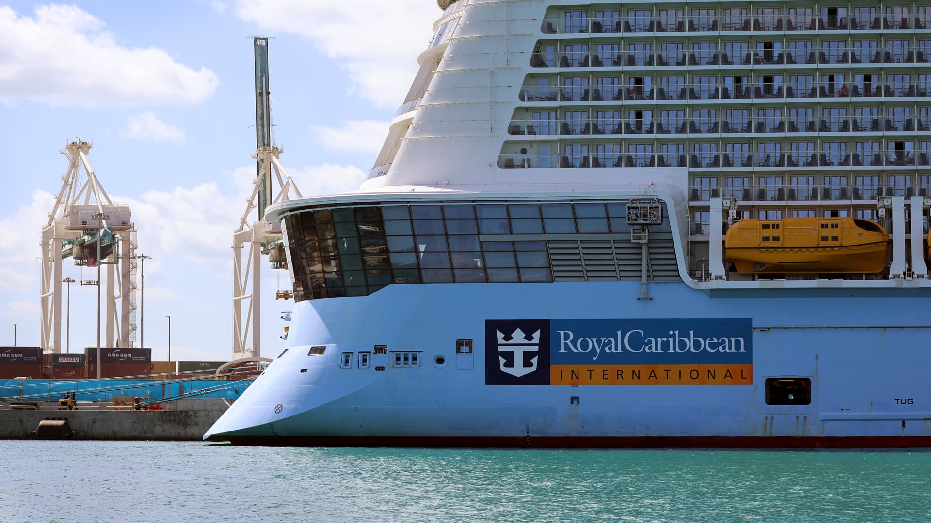 Featured image for "Top Stock Picks: Analysts' Upgrades and Breakouts for Potential Gains"