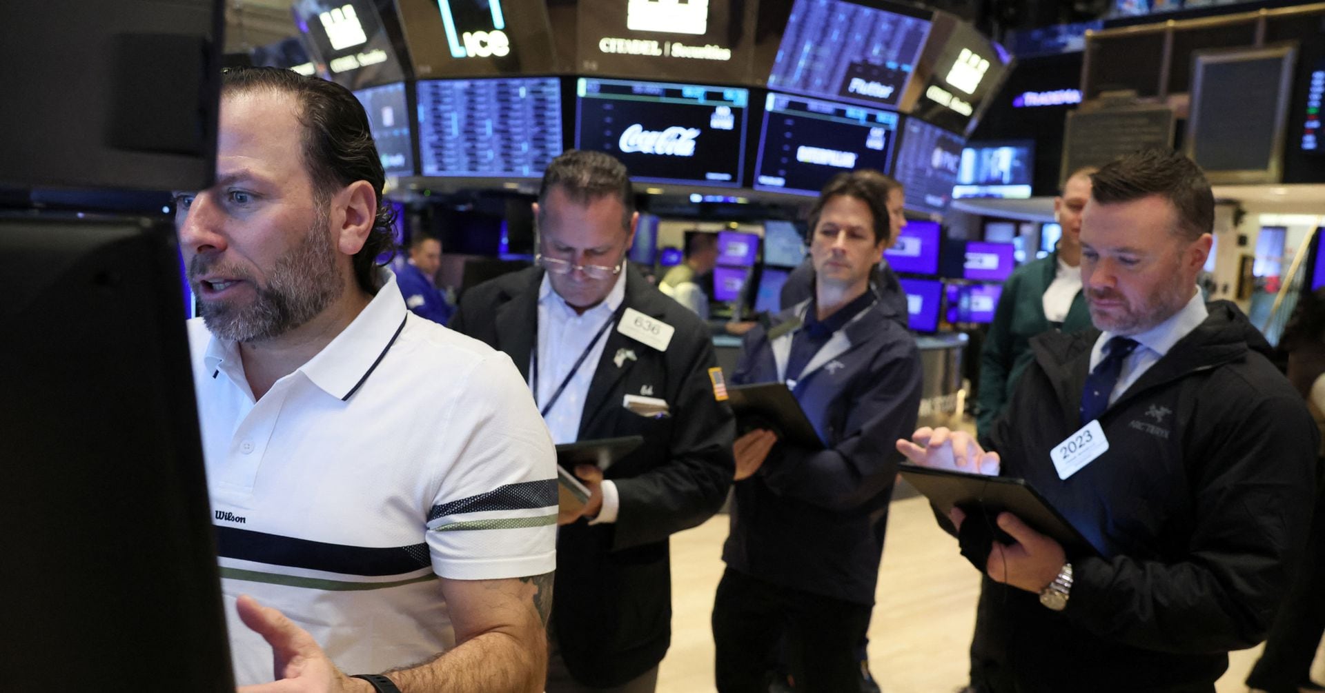 "US Economy's Strength Propels S&P 500 to Record Highs"