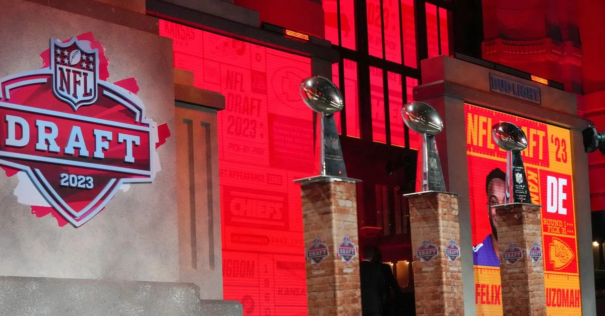 Chiefs' 2023 first-round pick Felix Anudike-Uzomah stays disciplined amidst draft options.