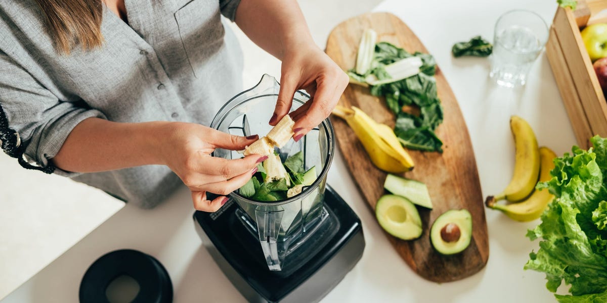 Featured image for "Nutritionist-Recommended Ingredients for Weight-Loss Smoothies"