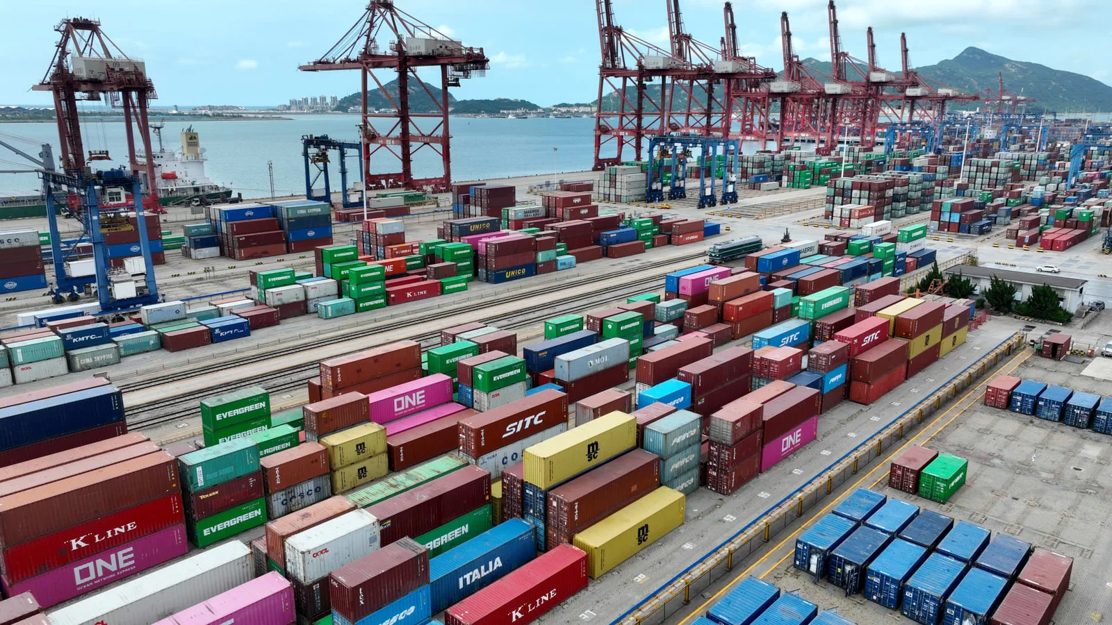 Mixed Results in Asian Markets as Trade Data Disappoints and Currencies Consolidate.