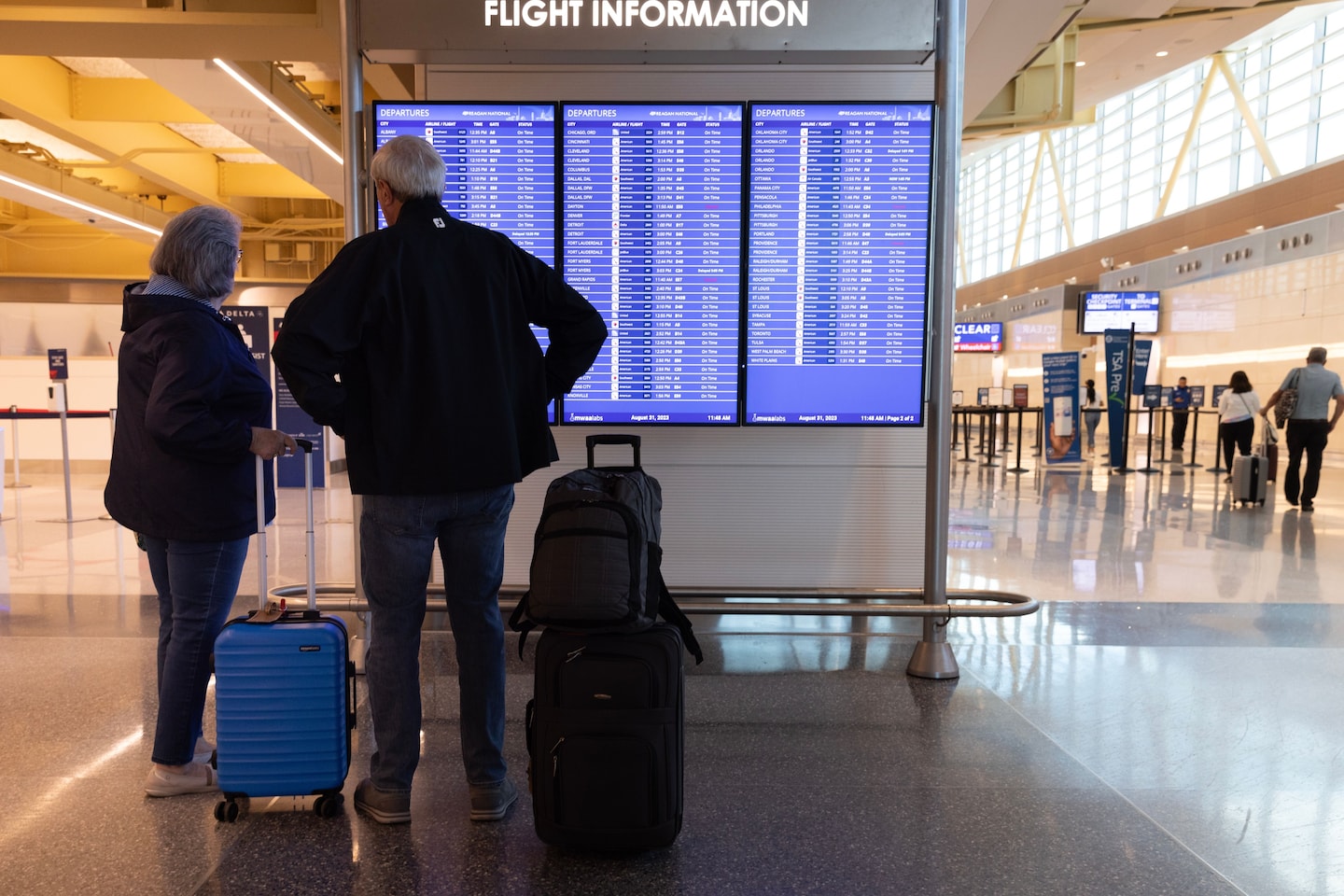 Featured image for "FAA's Innovative Cockpit Technology Aims to Prevent Airport Near Misses"