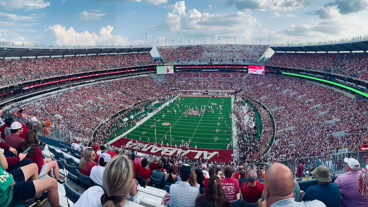 Featured image for "Insider Insights: Alabama Football's Spring Practice and Scrimmage Recap"