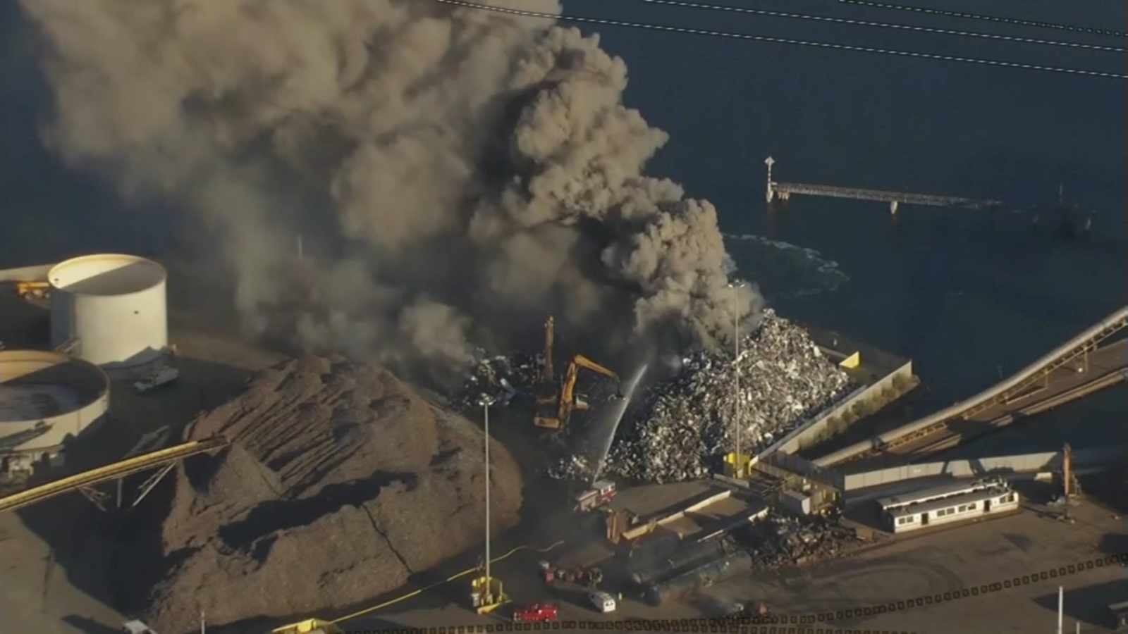 Featured image for Massive Debris Fire at Schnitzer Steel Impacts Air Quality near Port of Oakland