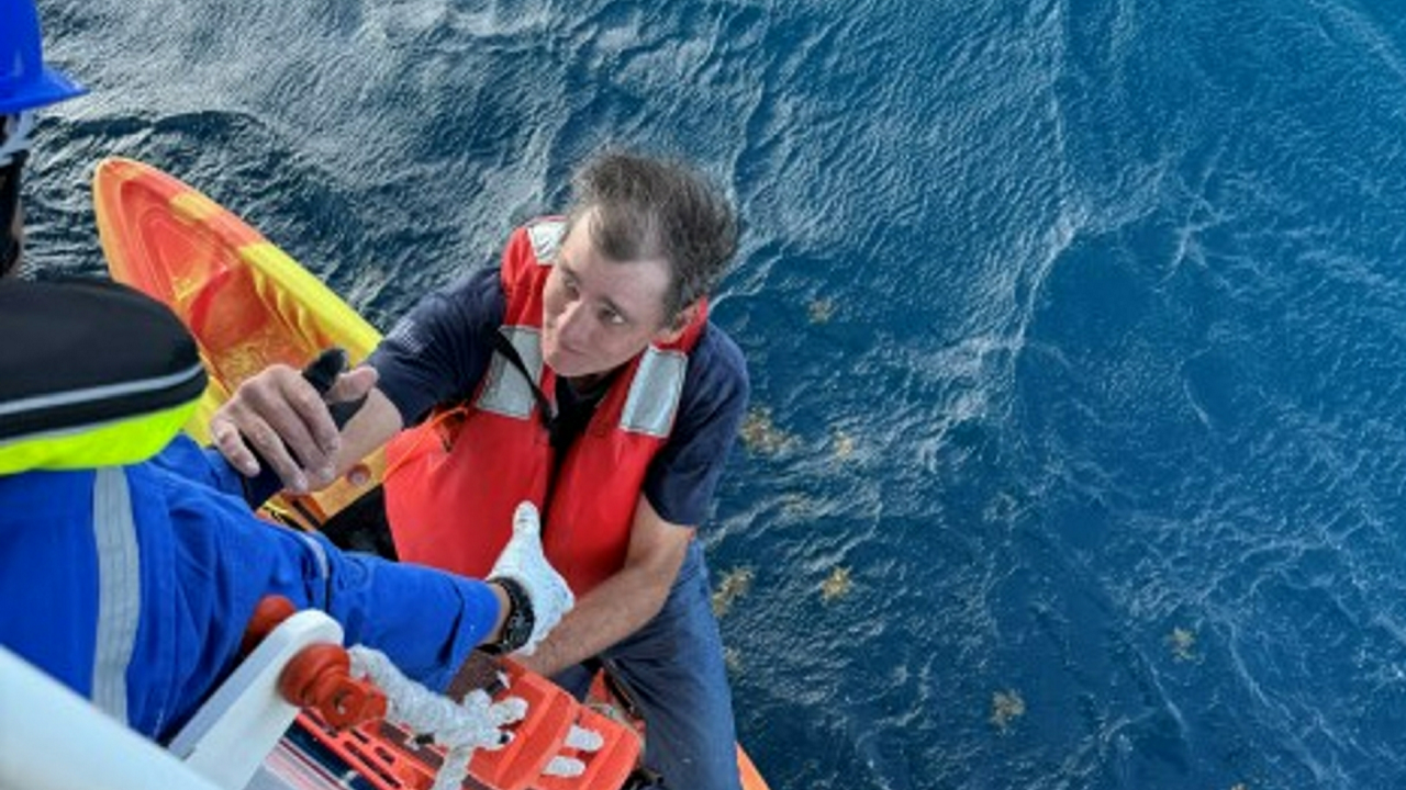 Featured image for Carnival Jubilee Cruise Ship Rescues 2 Men Stranded in Gulf of Mexico