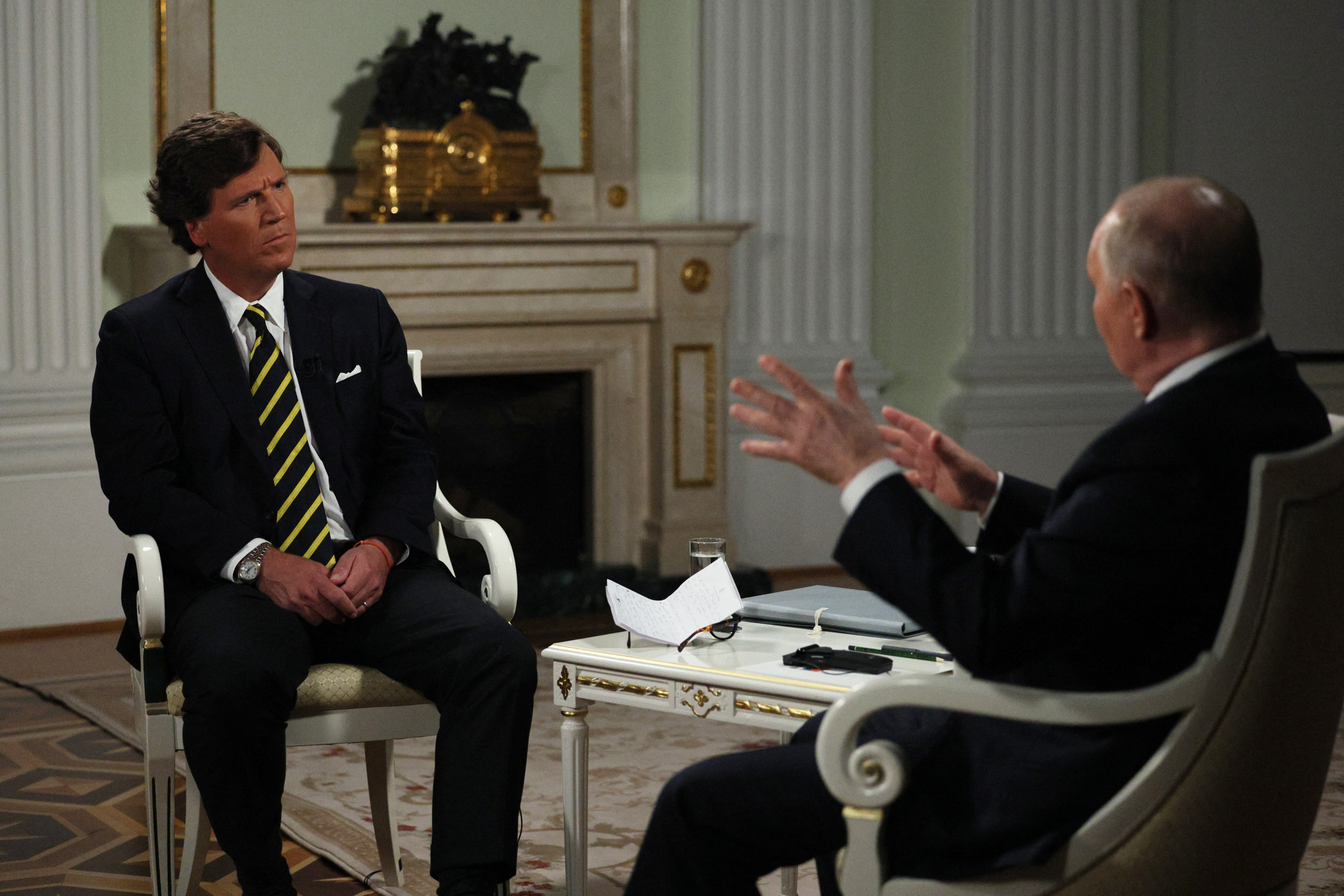 "Putin's Propaganda Victory: Nobel Prize Winner Slams Tucker Carlson's Ignorance in Putin Interview"