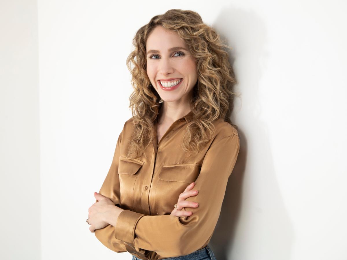 Featured image for "Harvard Expert's 5-3-1 Rule for Boosting Social Health and Reducing Loneliness"