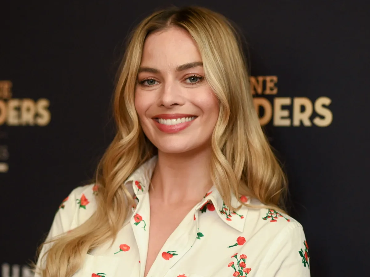 Featured image for Margot Robbie: The Hands-On Producer Shaping Her Empire with 'Barbie' and Originality