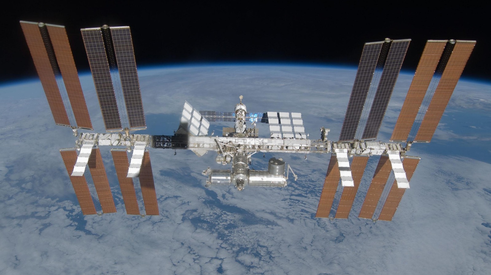 Featured image for Russia Plans to Recycle Its Old ISS Module for a New Space Station