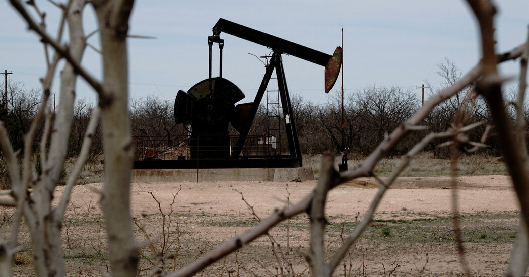 Featured image for "Texas Oil Giants Merge in $50 Billion Deal"