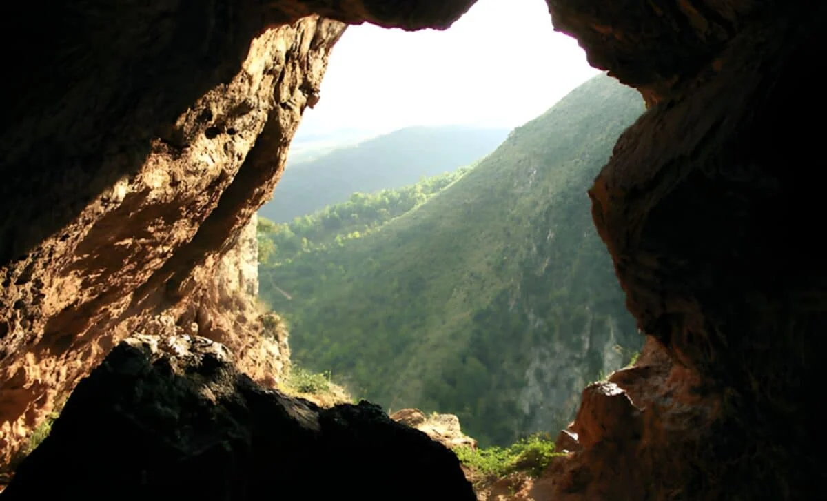Calabrian Cave DNA Reveals Europe’s Oldest Father–Daughter Birth Case