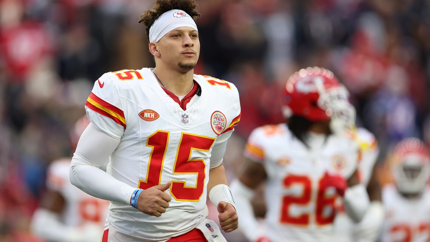 Featured image for Patrick Mahomes Contemplates Appeal of $50,000 Fine as Chiefs WR Criticizes Referee's Controversial Call