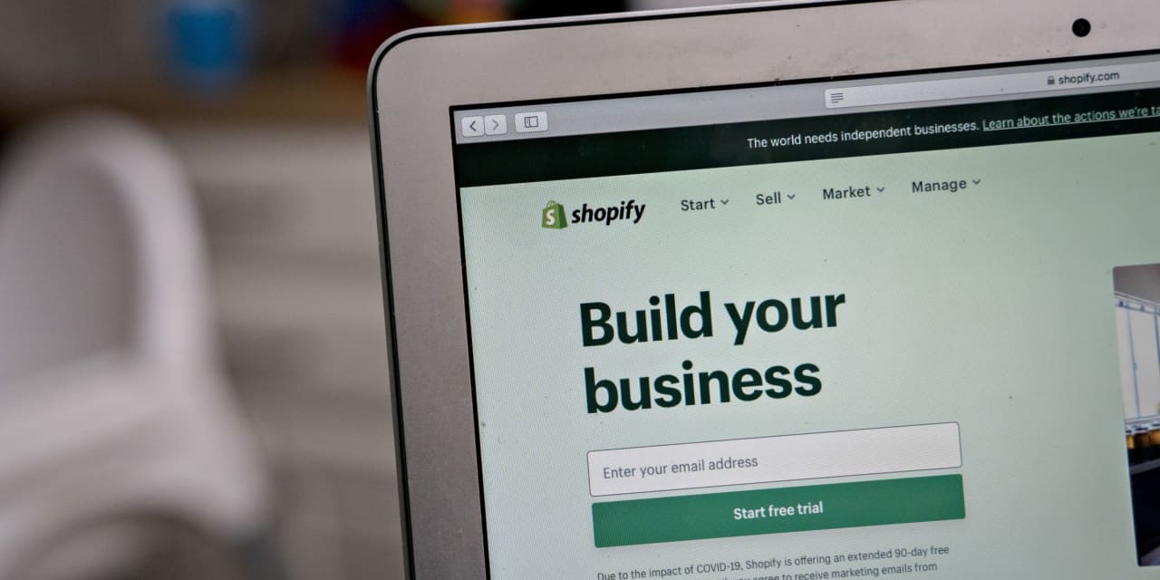 "Shopify and Amazon Join Forces for 'Buy with Prime' Integration, Boosting E-commerce Potential"