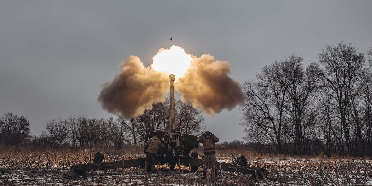 Intense Battles and Ammo Shortages: Ukraine's Struggle Against Russian Forces