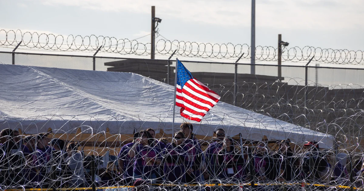 Featured image for Trump's Victory Sparks Fear and Uncertainty Among Migrants