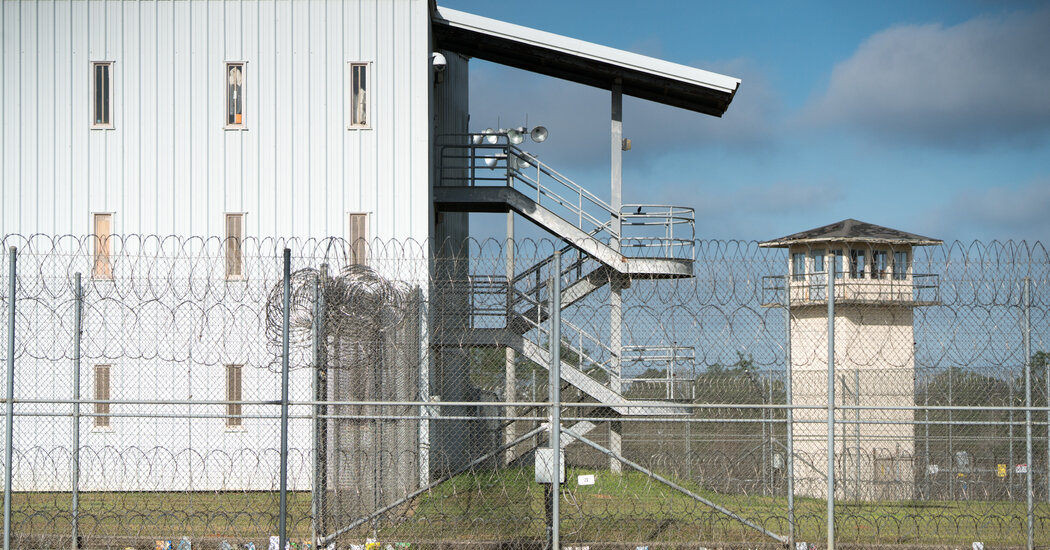 "Alabama's Controversial Use of Nitrogen Gas for Execution Sparks Debate"