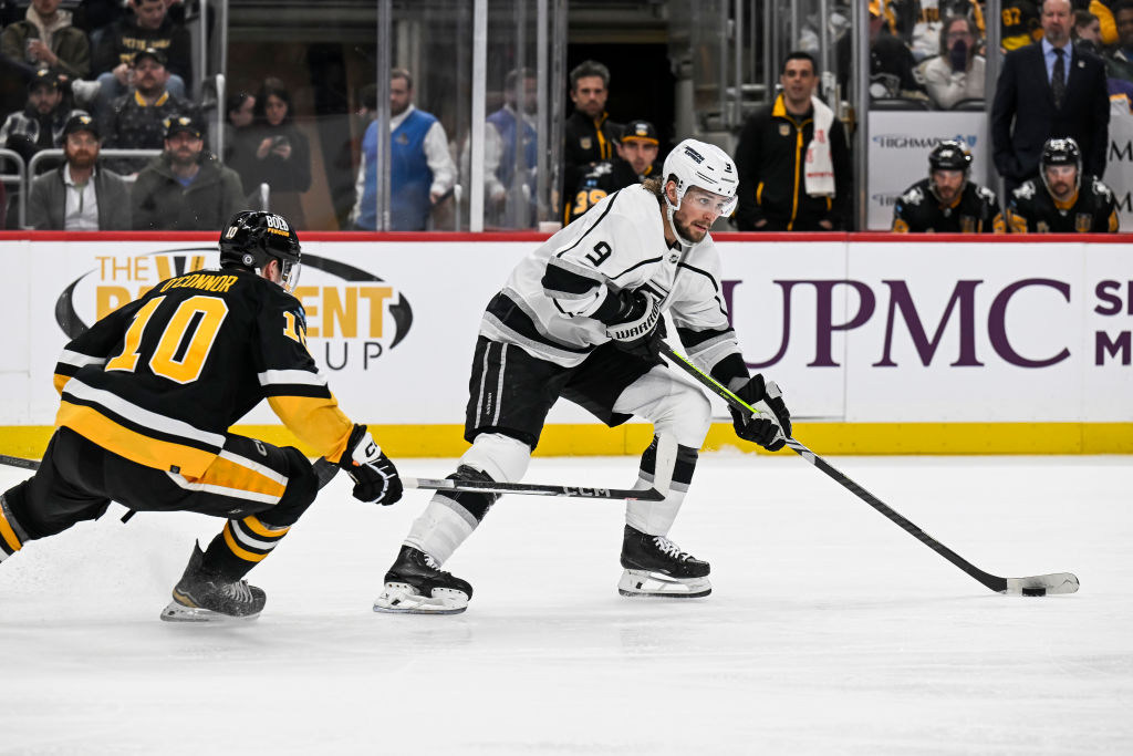 Featured image for "Kempe's Late Goals Spoil Jagr Night as Kings Beat Penguins 2-1"