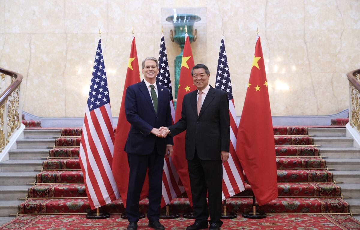 Featured image for US and China Hold Stockholm Talks to Extend Trade Truce Ahead of Trump-Xi Summit