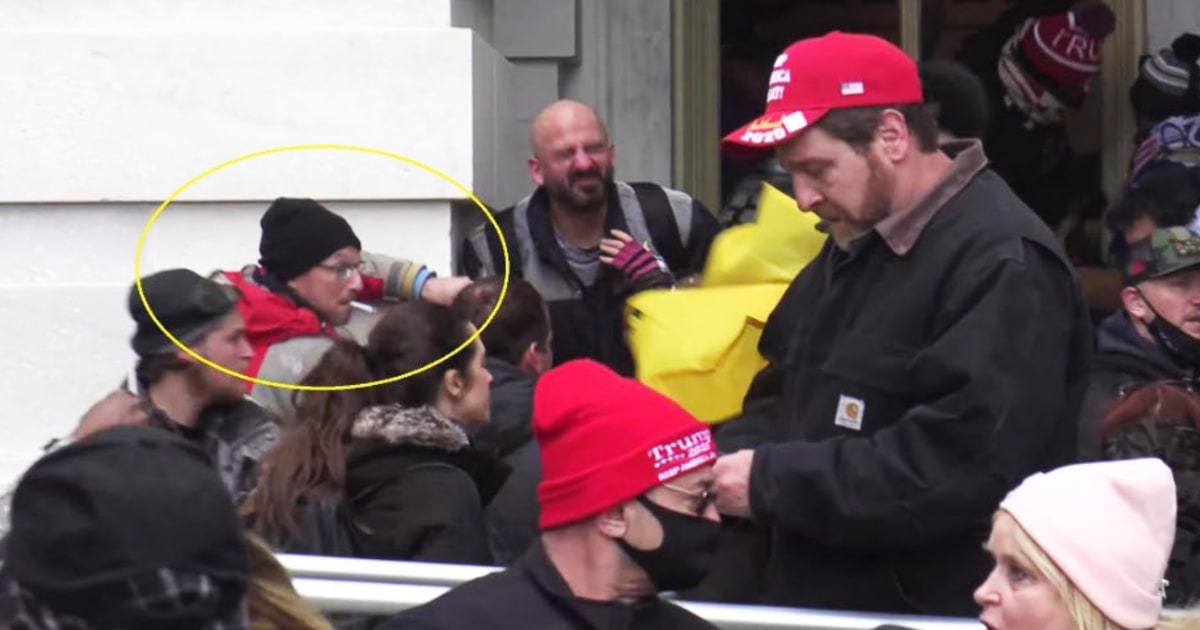 Featured image for Ex-Boston Officer and NY Man Sentenced for Roles in Jan. 6 Riot