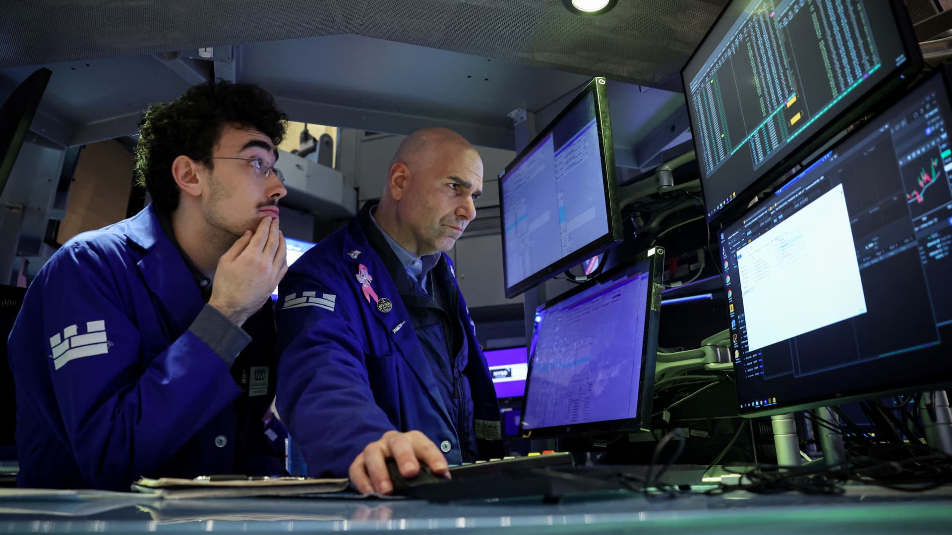 S&P 500 Hits Record High Amid Mixed Economic Signals