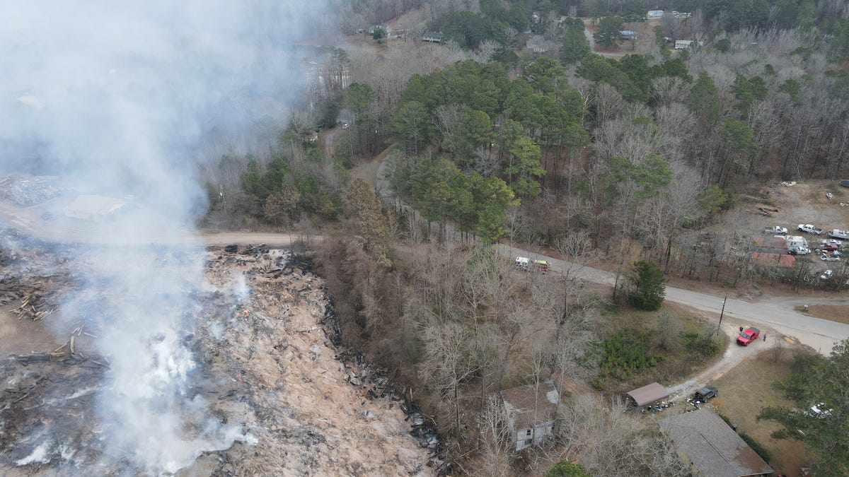 Featured image for The Mystery of Alabama's Months-Long Landfill Fire.