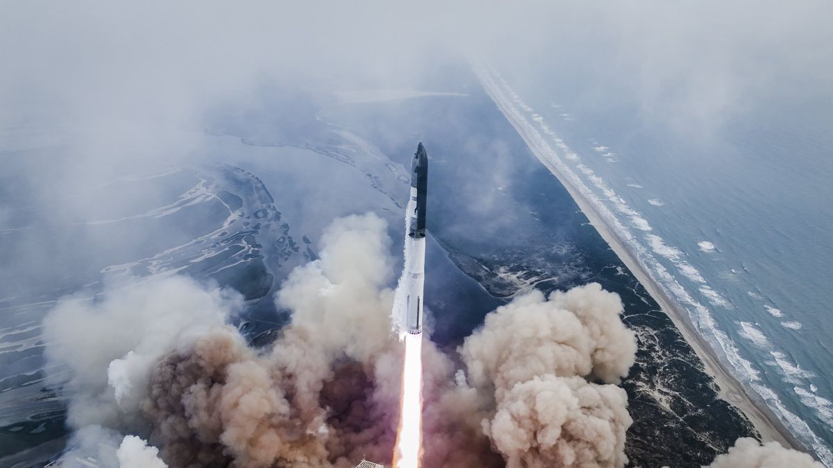"SpaceX's Starship: Rapid Turnaround for Interstellar Flight"