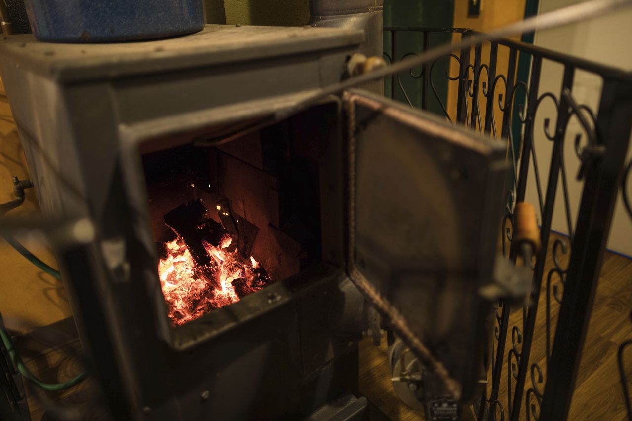 "NY Joins 9 States in Lawsuit Against EPA Over Wood-Burning Stove Standards"