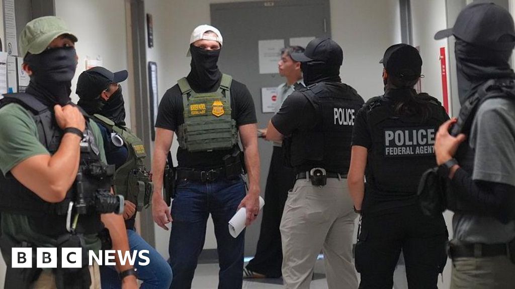 Featured image for California bans law enforcement from wearing masks to conceal identities