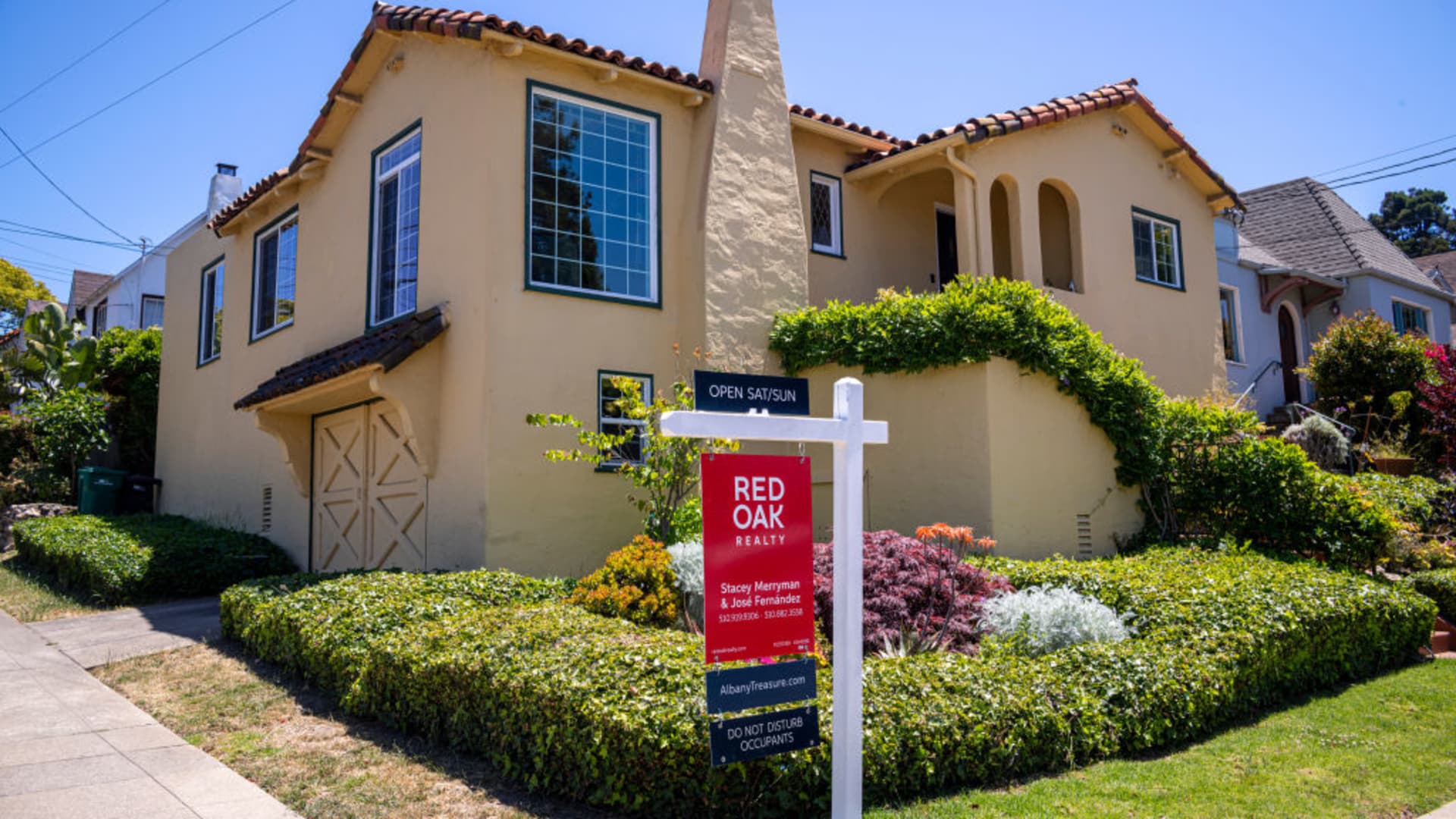 "US Mortgage Rates Hit 10-Week High Amid Persistent Inflation Concerns"