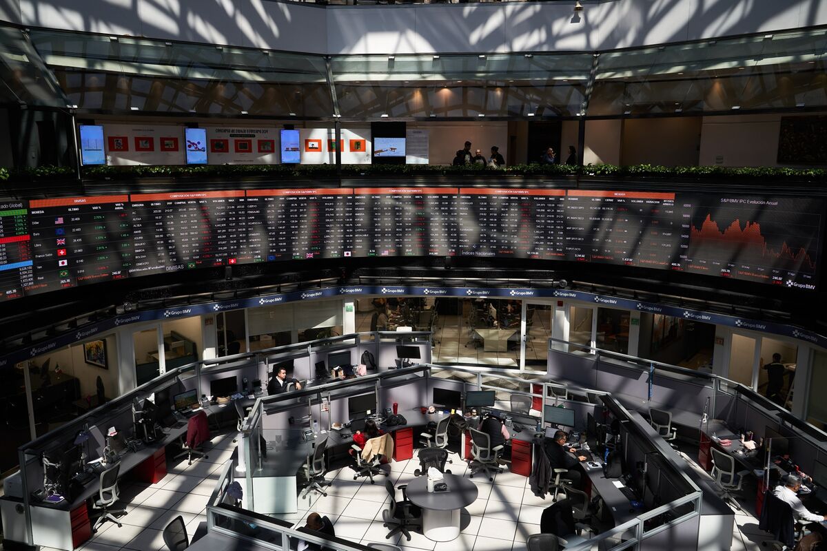 Featured image for Market Reacts to Tariffs and Economic Signals Amid Volatility