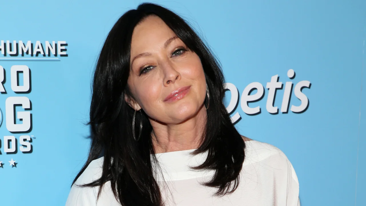Hollywood Mourns Shannen Doherty, '90210' and 'Charmed' Star, Dead at 53