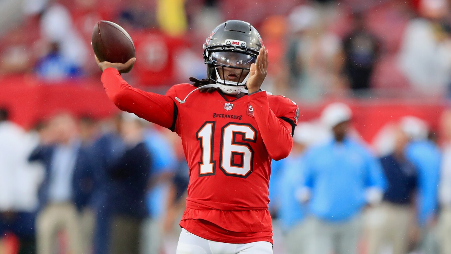 Featured image for Teddy Bridgewater Expresses Frustration Over NFL and Coaching Challenges