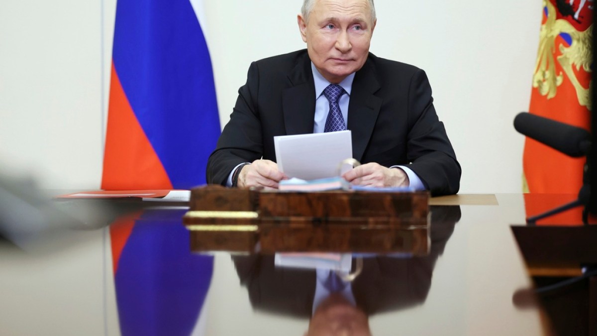Putin Signs Law Allowing Seizure of Assets for Military Discrediting