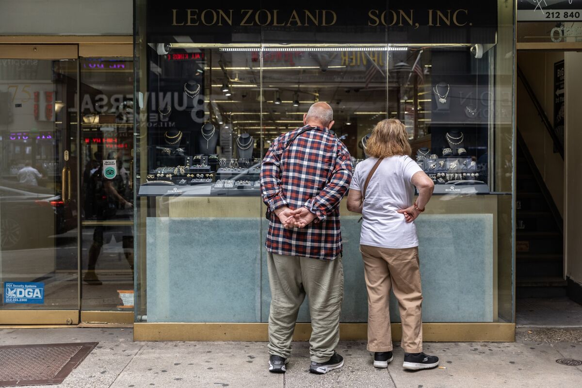 US Consumer Confidence Surges on Trade Truce Optimism