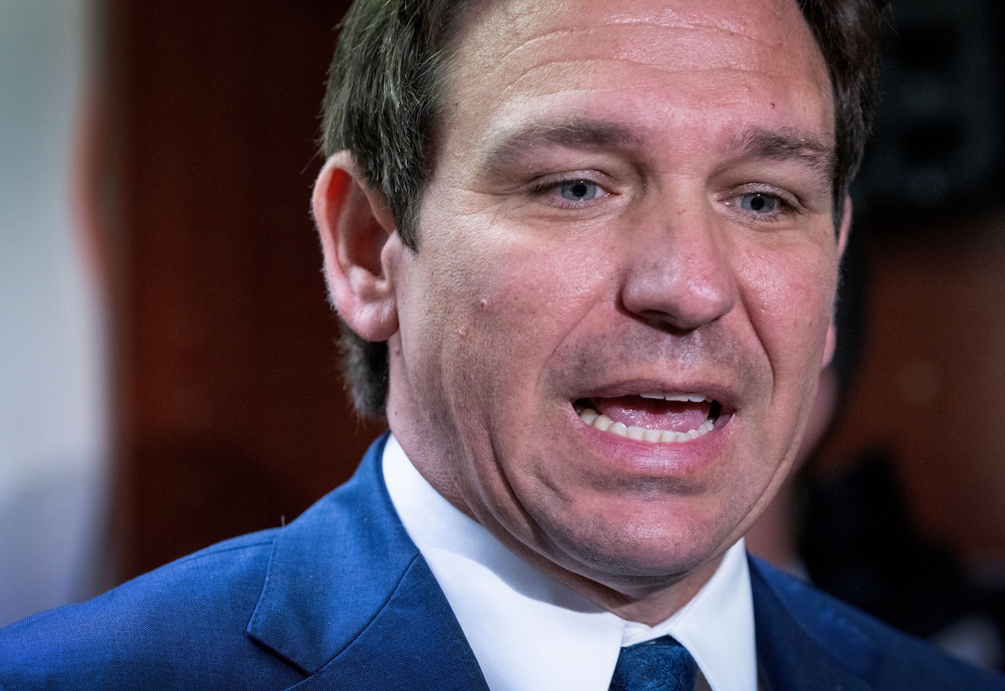 "DeSantis Rejects Florida Bill Banning Social Media for Minors"