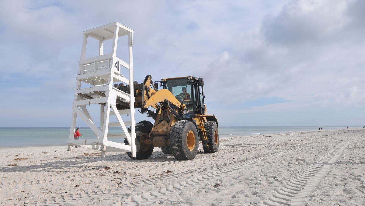 Featured image for "Hurricane Lee Threatens New England: Livestreams, Declarations, and Intense Winds"
