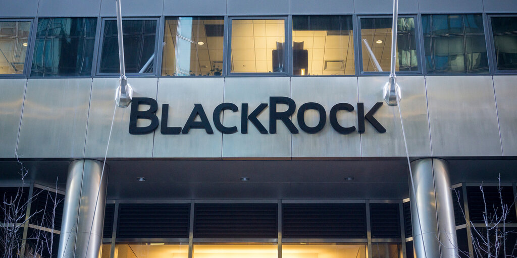 Featured image for BlackRock and SEC Discuss Bitcoin ETF Approval, SEC Commissioner Supports Crypto Regulation