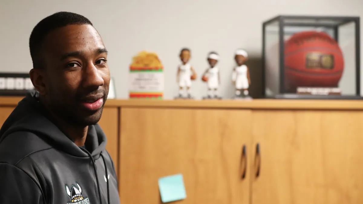 Featured image for "Dru Joyce III Succeeds Keith Dambrot as Duquesne Basketball Coach"