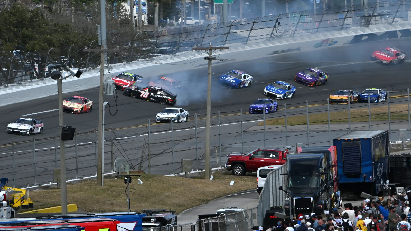 Weather-Driven Daytona 500 Start: Busch on Pole as Green Flag Near 2:13 p.m.
