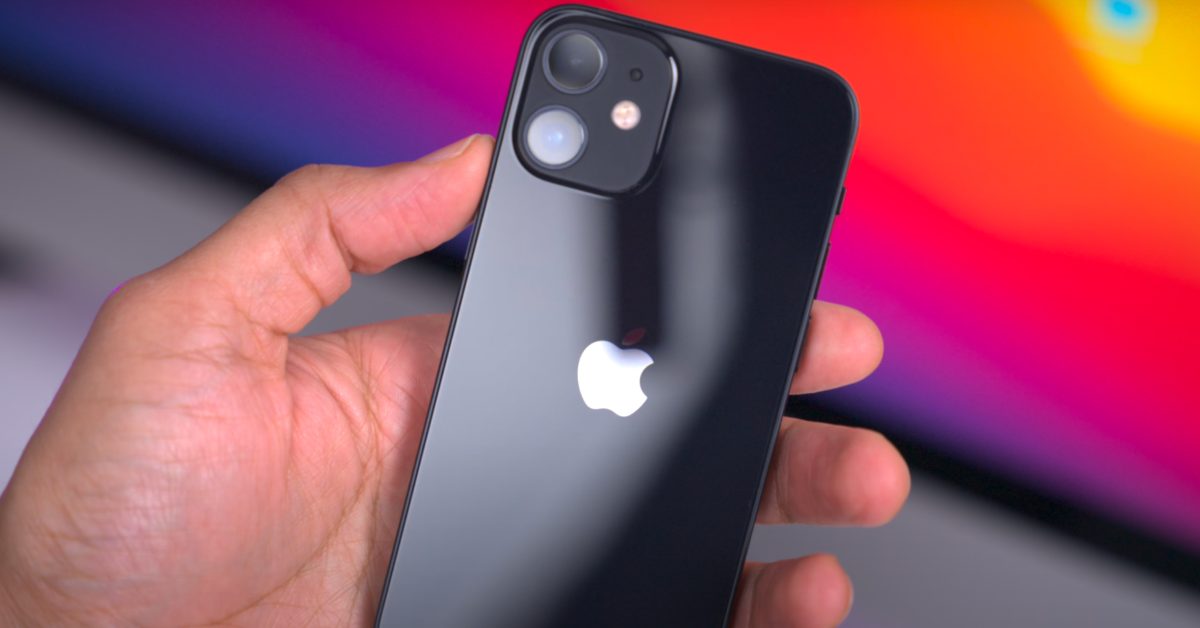 Apple dominates refurbished smartphone market with nearly half of sales in 2022.